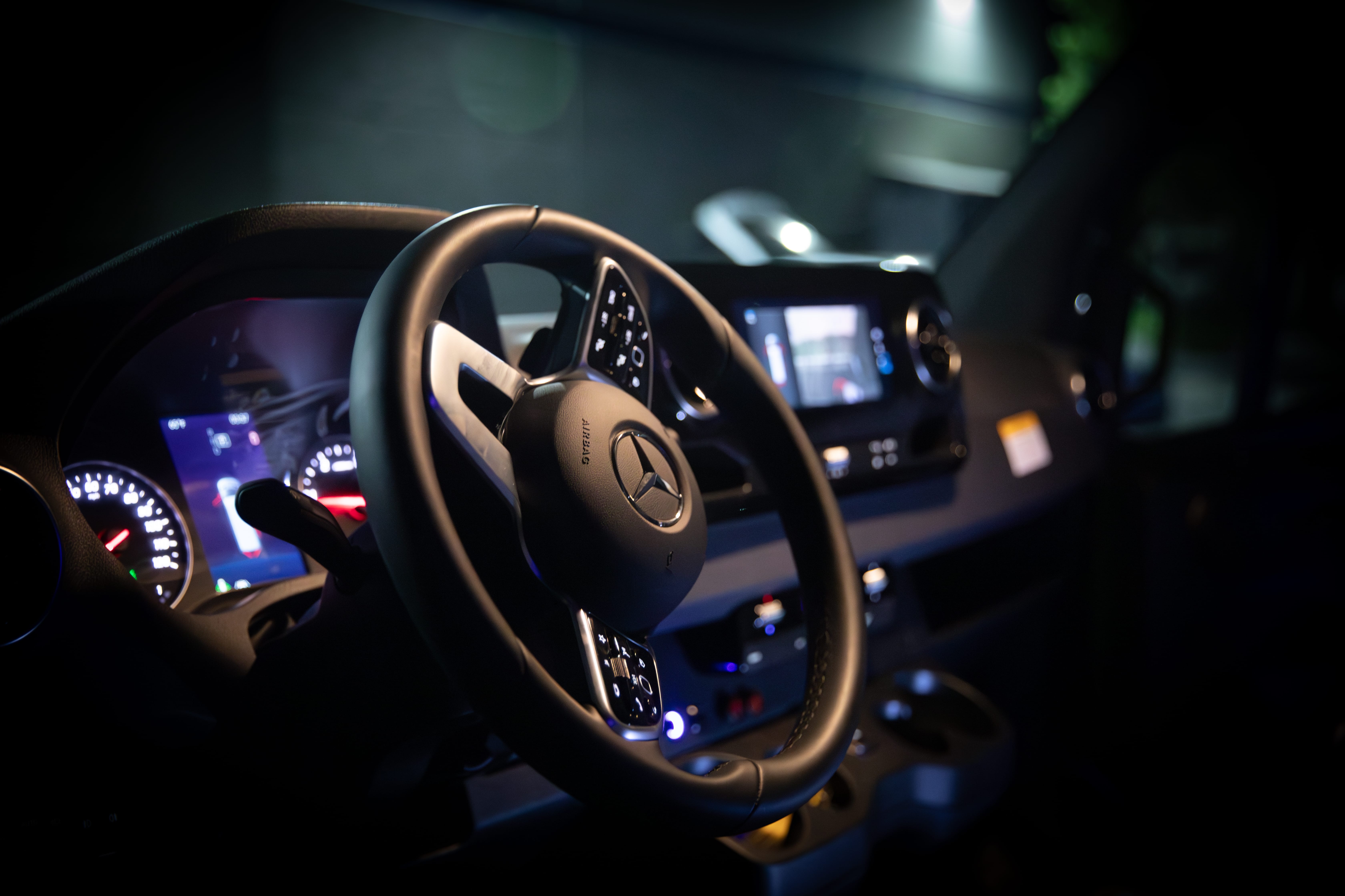 MERCEDEZ-BENZ SPRINTER 3500 AWD 14 PASSENGER Image 24