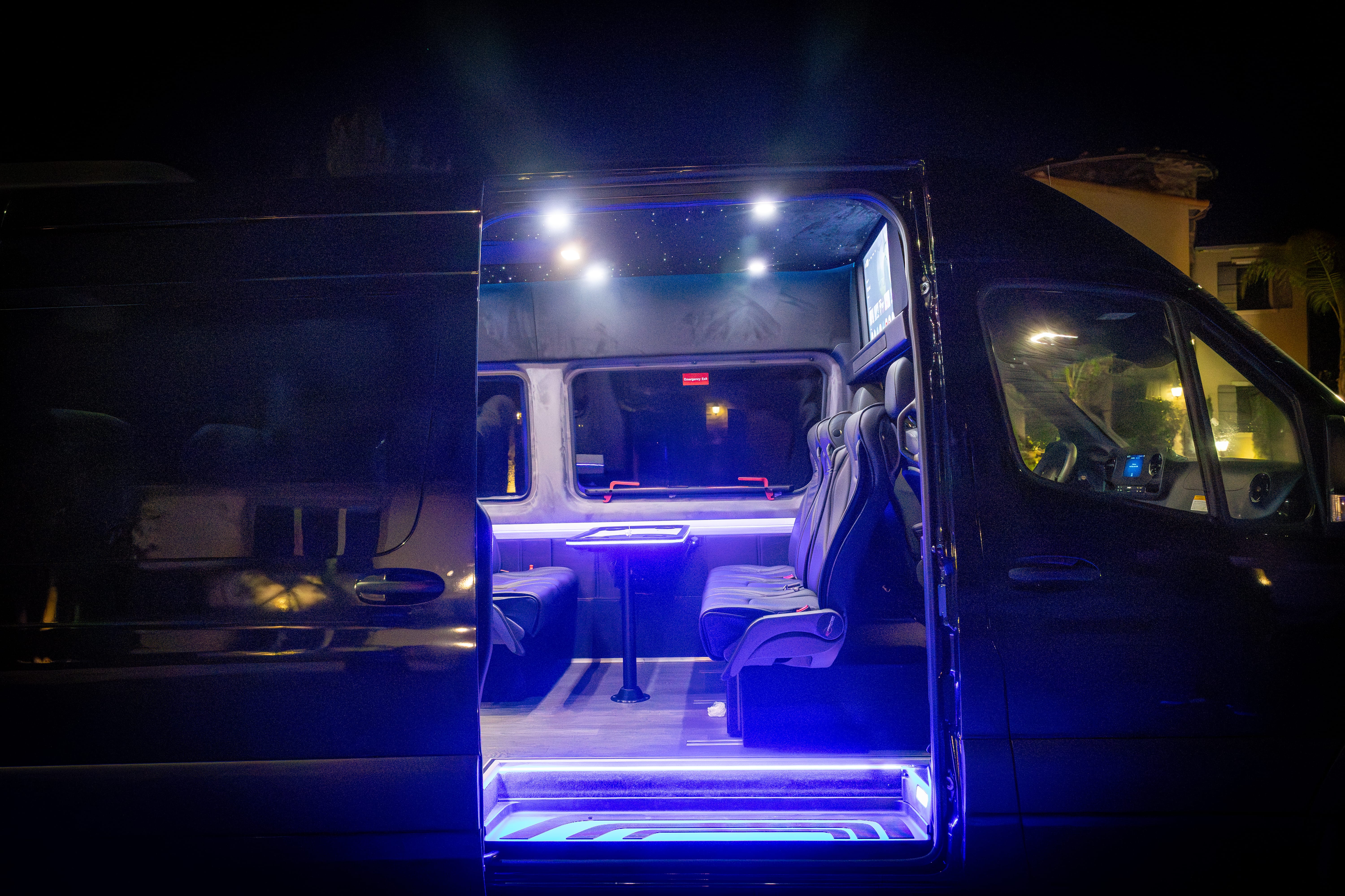 MERCEDEZ-BENZ SPRINTER 2500 14 PASSENGER Image 16