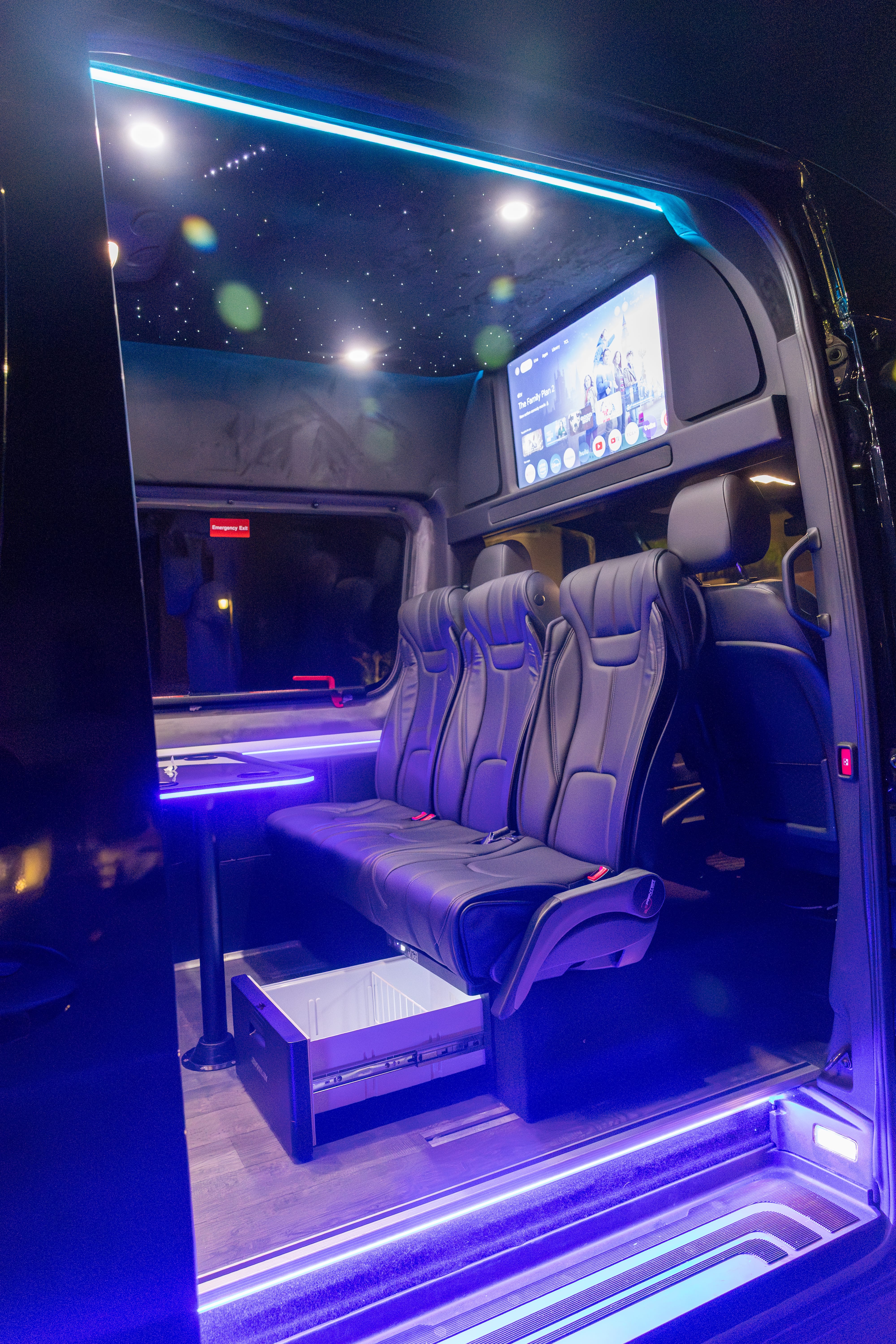 MERCEDEZ-BENZ SPRINTER 2500 14 PASSENGER Image 5