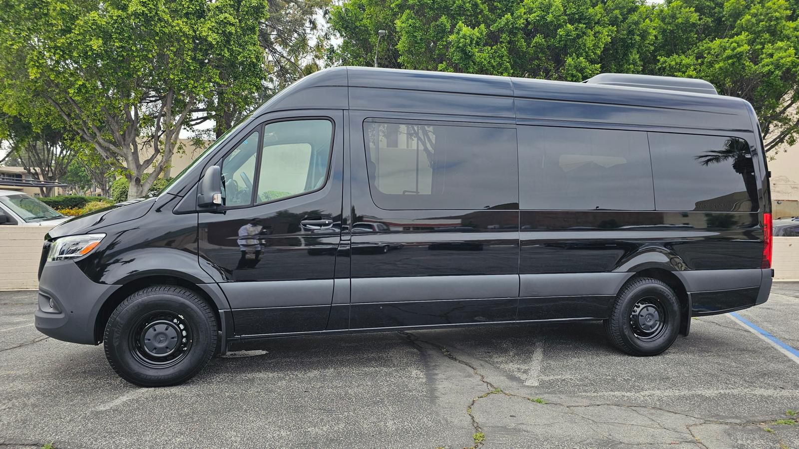 MERCEDEZ-BENZ SPRINTER 2500 14 PASSENGER Image 8