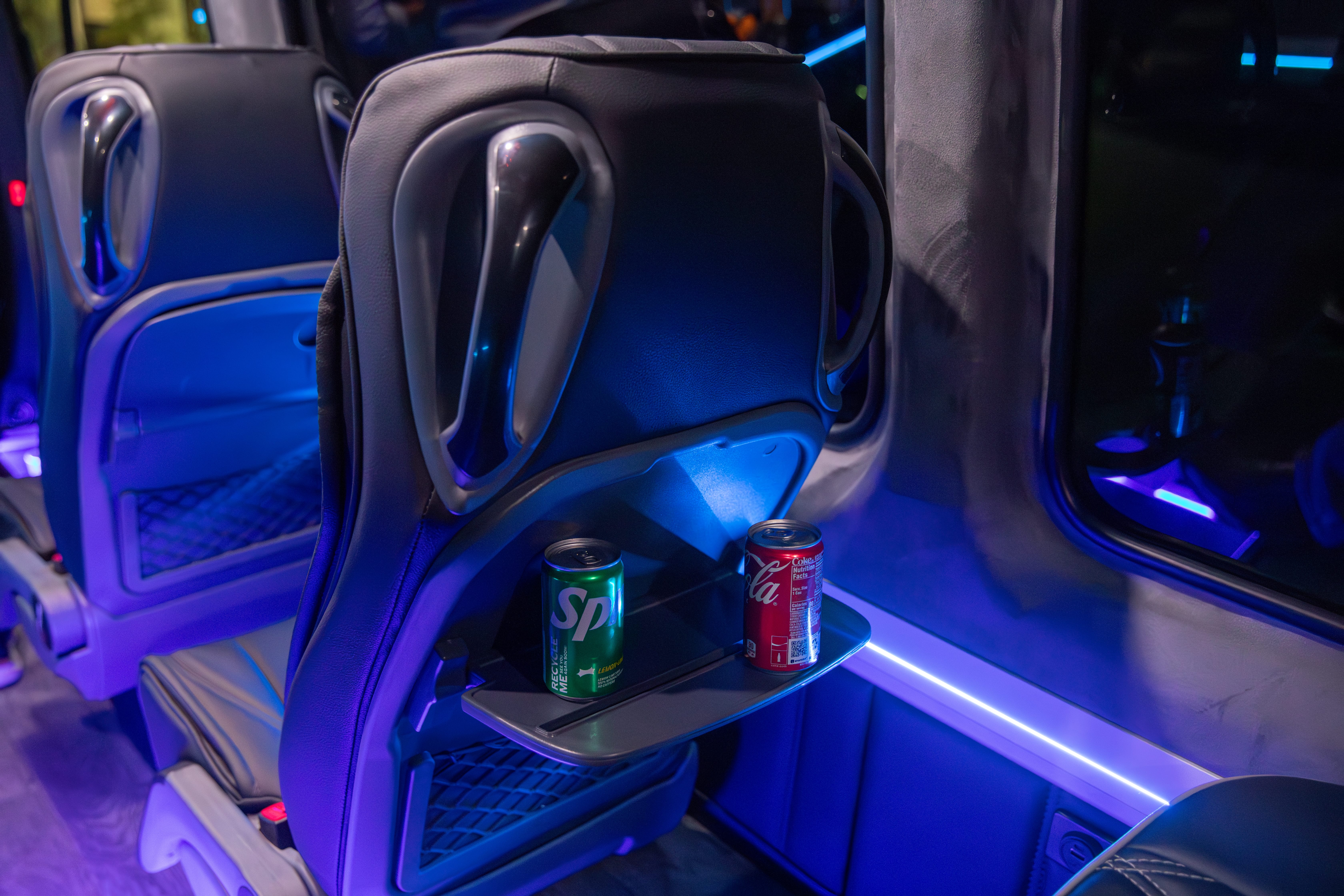 MERCEDEZ-BENZ SPRINTER 2500 14 PASSENGER Image 13