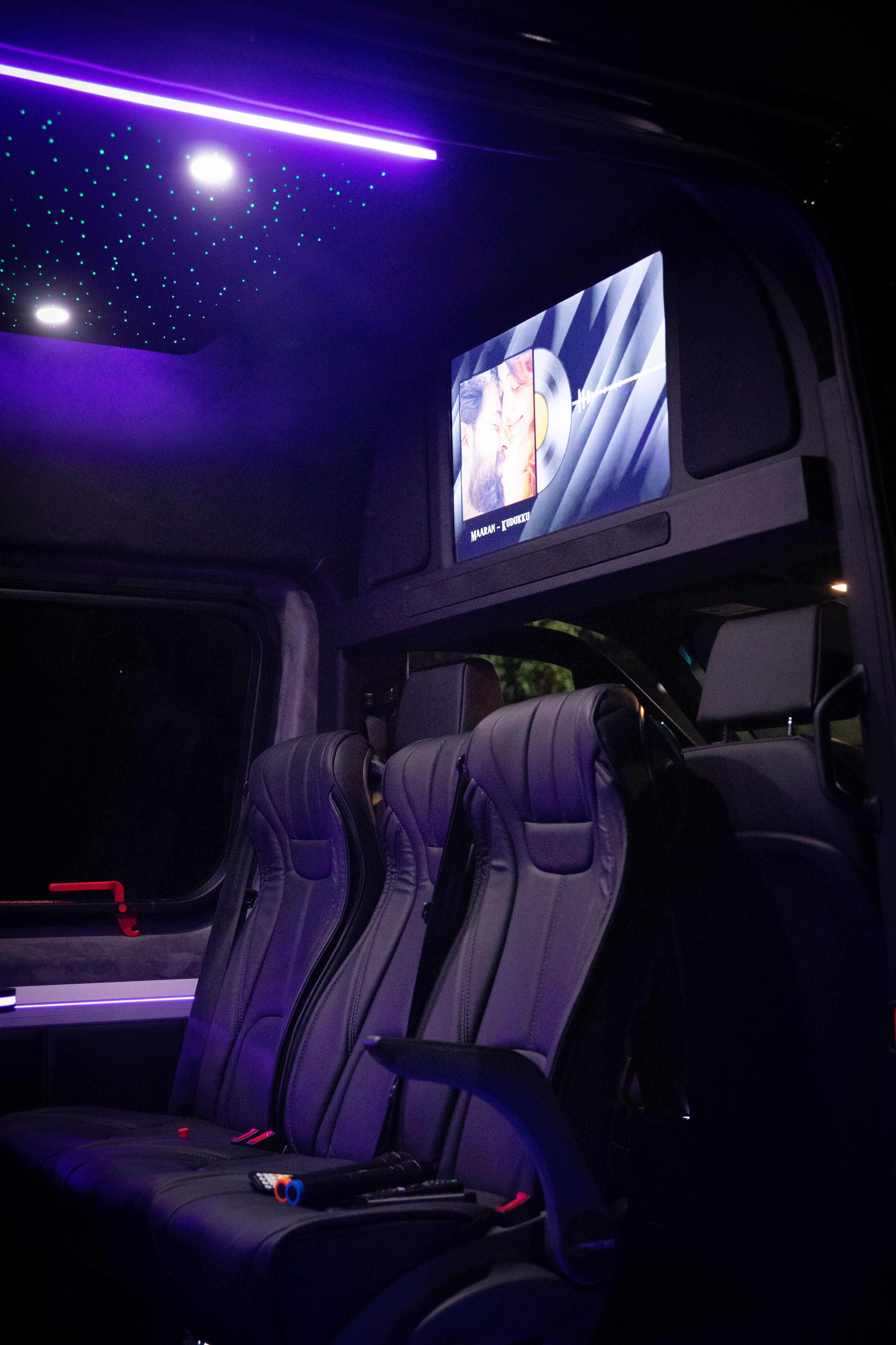 MERCEDEZ-BENZ SPRINTER 2500 14 PASSENGER Image 4