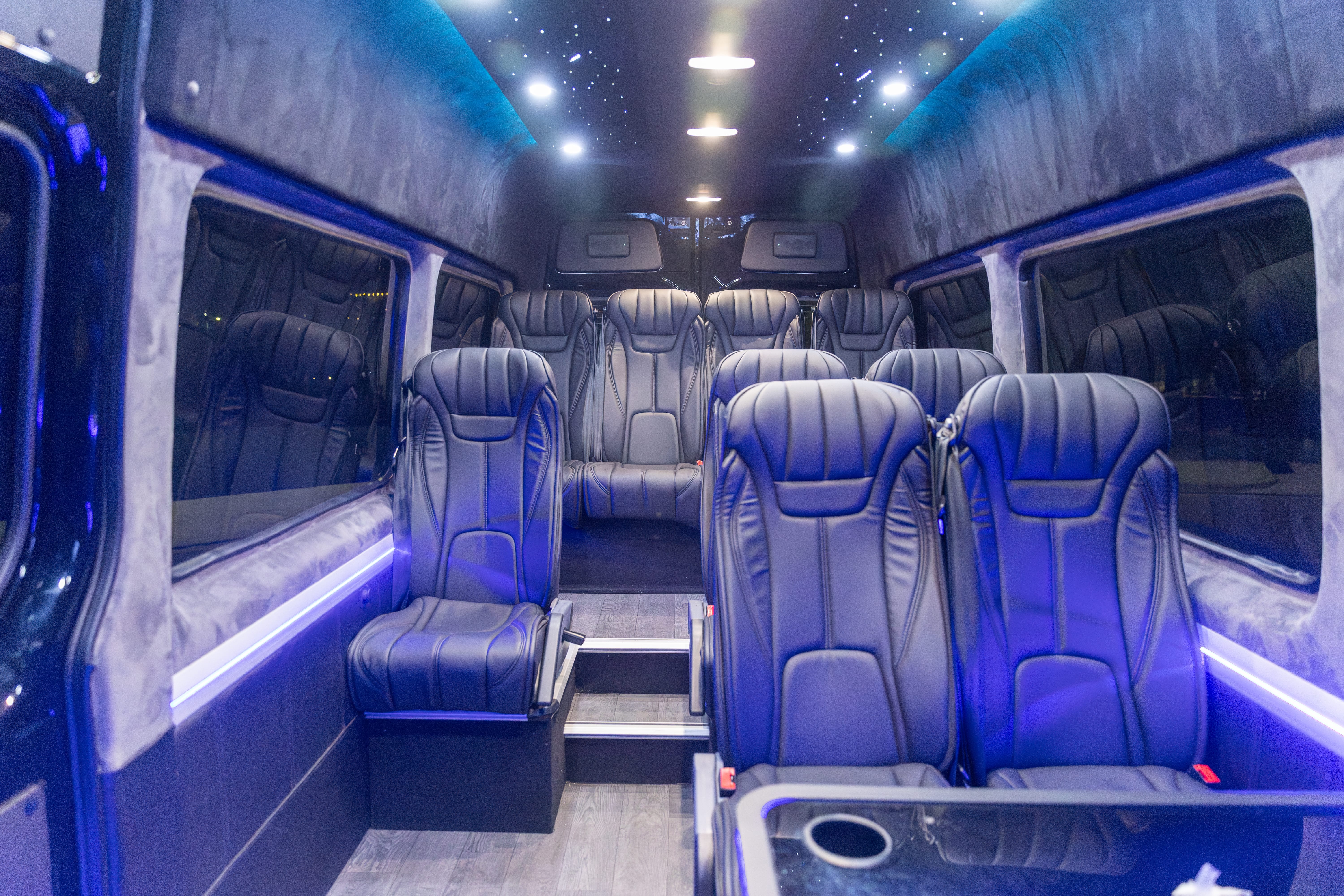 MERCEDEZ-BENZ SPRINTER 2500 14 PASSENGER Image 21