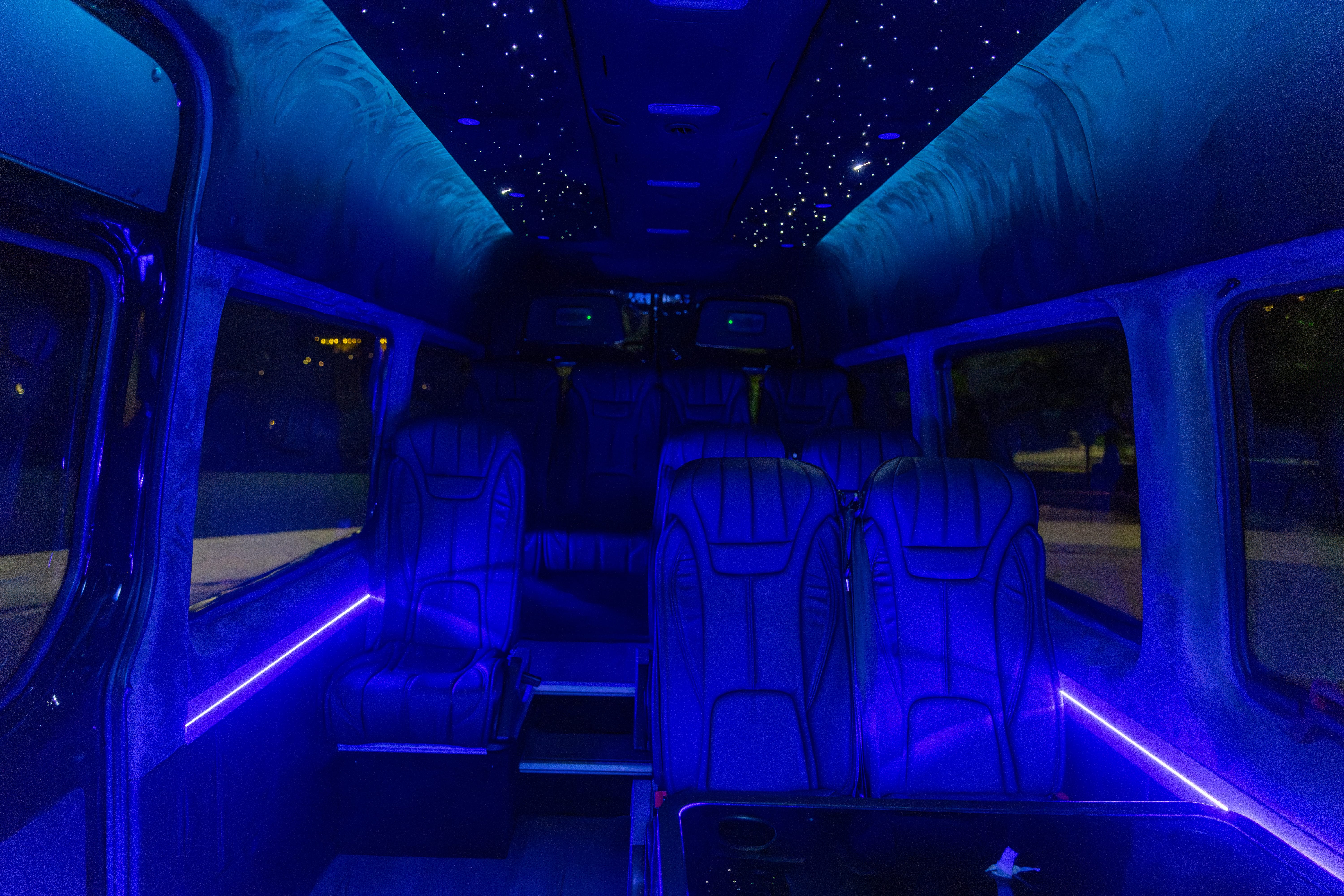 MERCEDEZ-BENZ SPRINTER 2500 14 PASSENGER Image 18