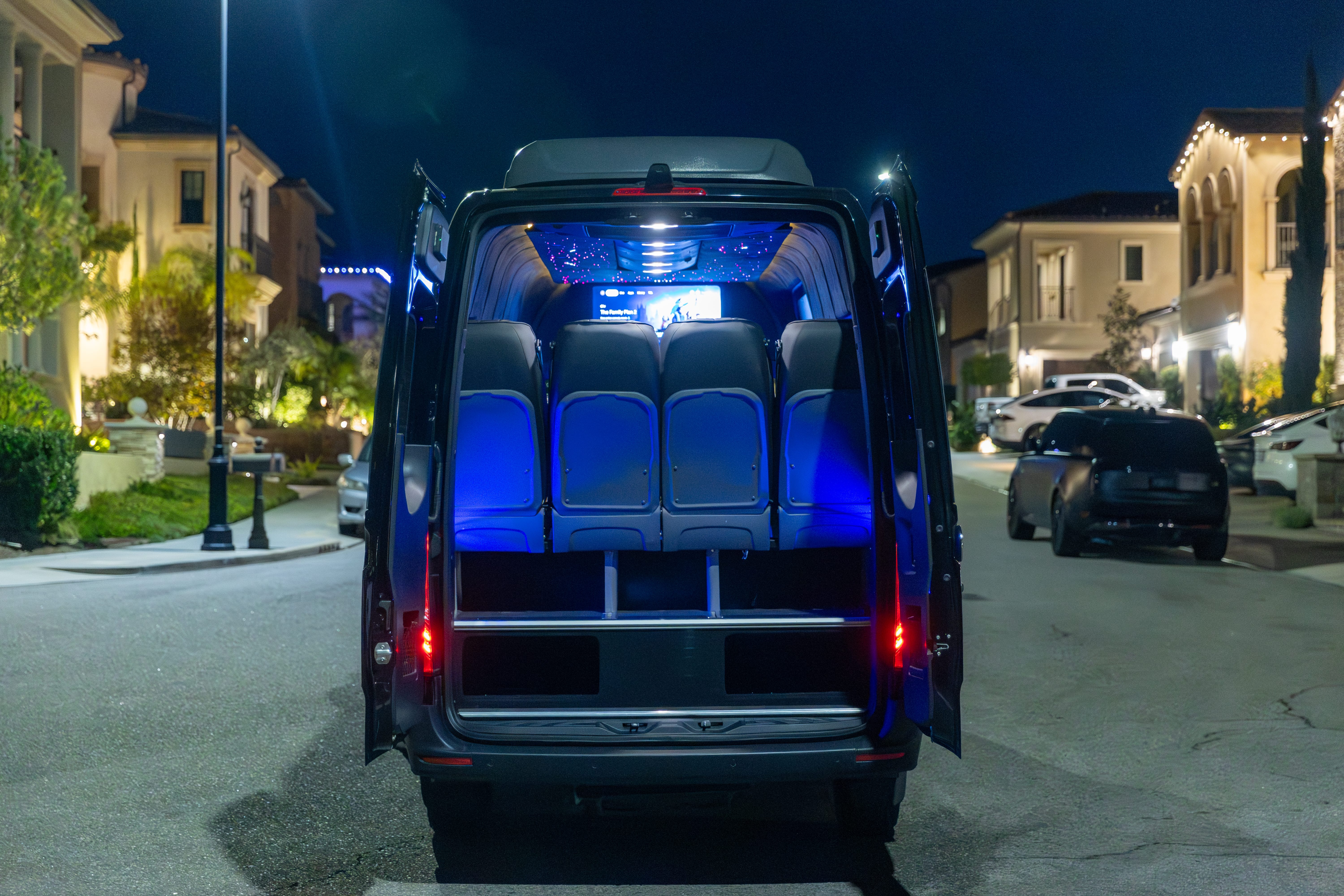 MERCEDEZ-BENZ SPRINTER 2500 14 PASSENGER Image 9