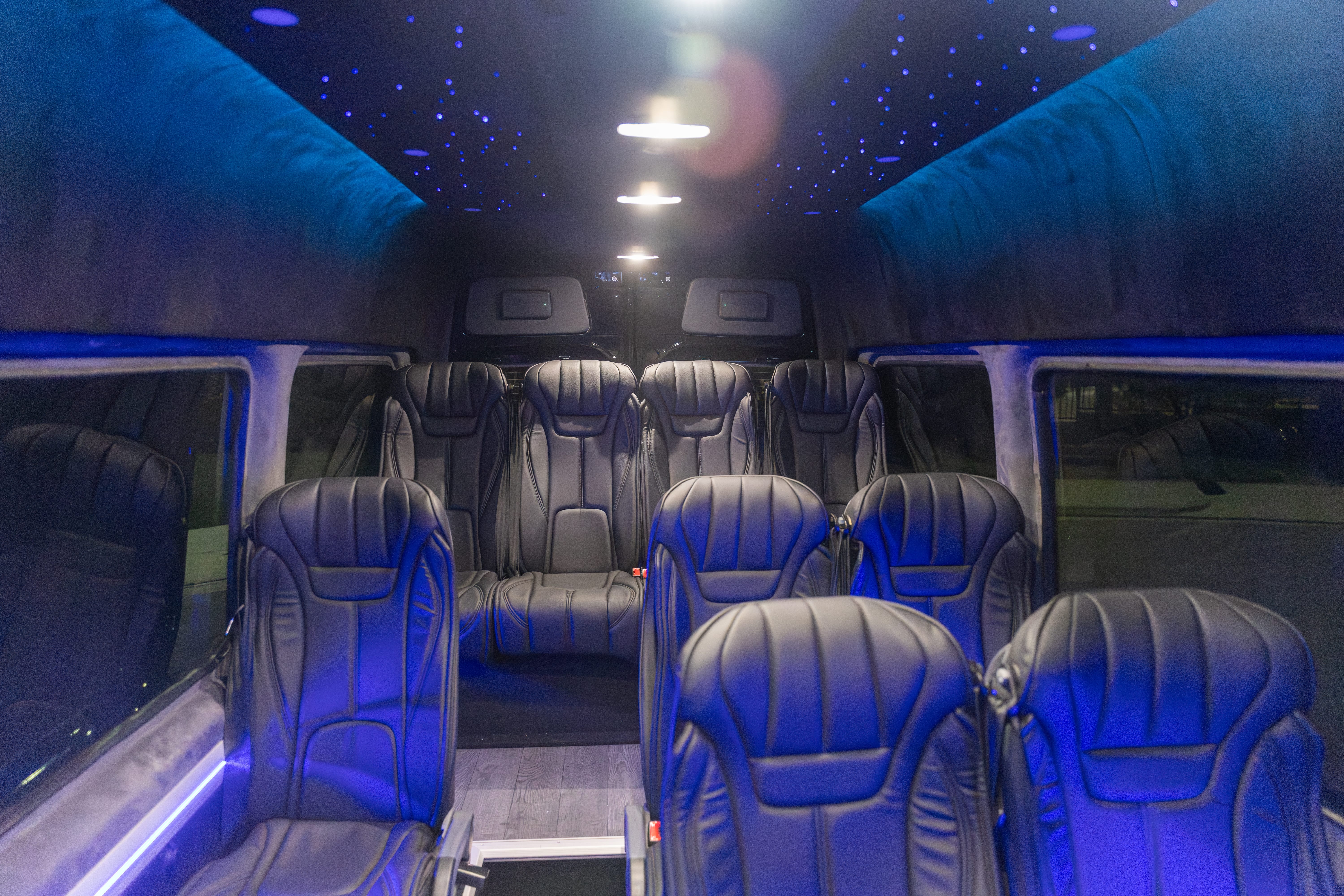 MERCEDEZ-BENZ SPRINTER 2500 14 PASSENGER Image 26