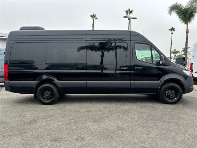 MERCEDEZ-BENZ SPRINTER 2500 15 PASSENGER Image 1