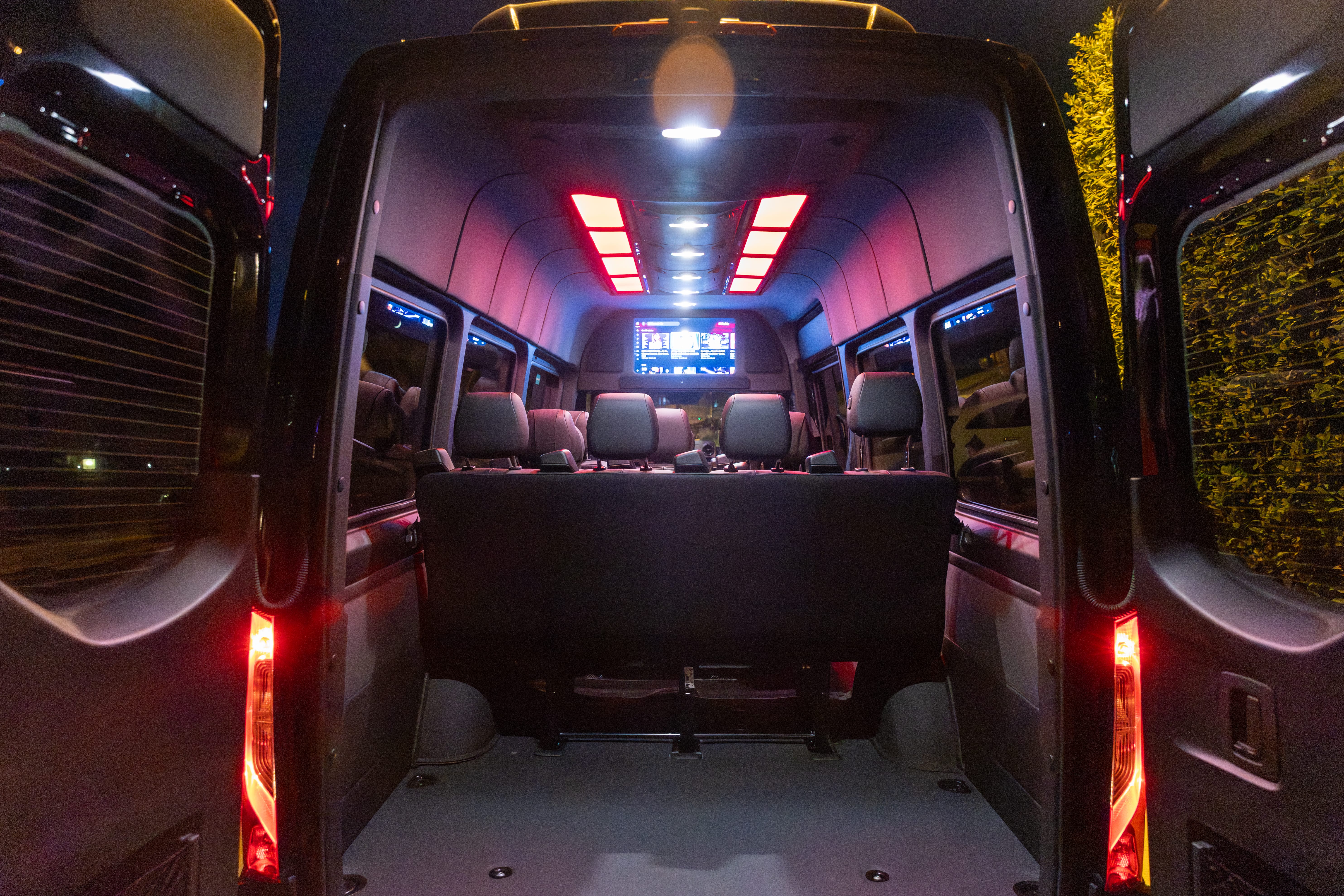 MERCEDEZ-BENZ SPRINTER 2500 15 PASSENGER Image 19