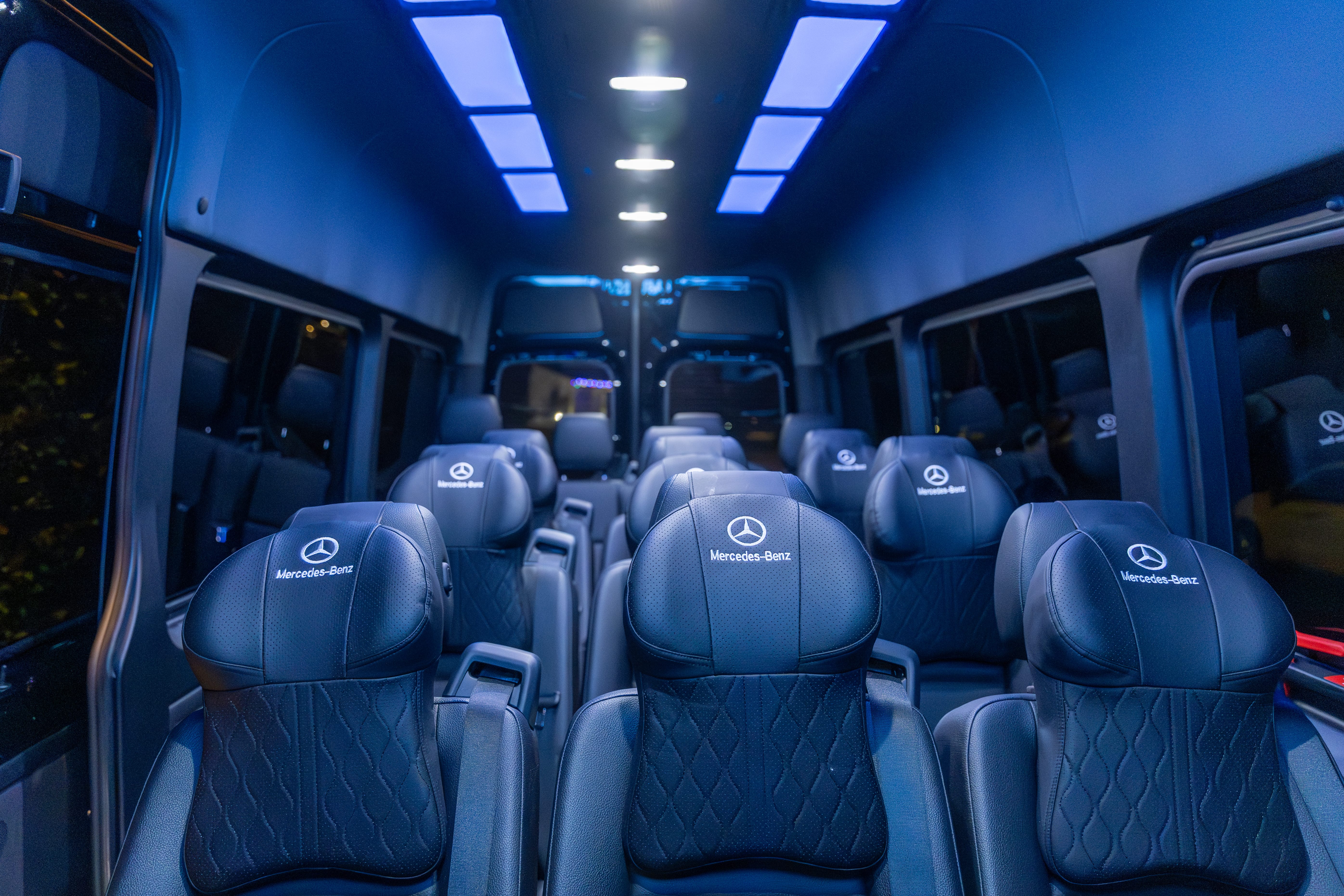 MERCEDEZ-BENZ SPRINTER 2500 15 PASSENGER Image 25