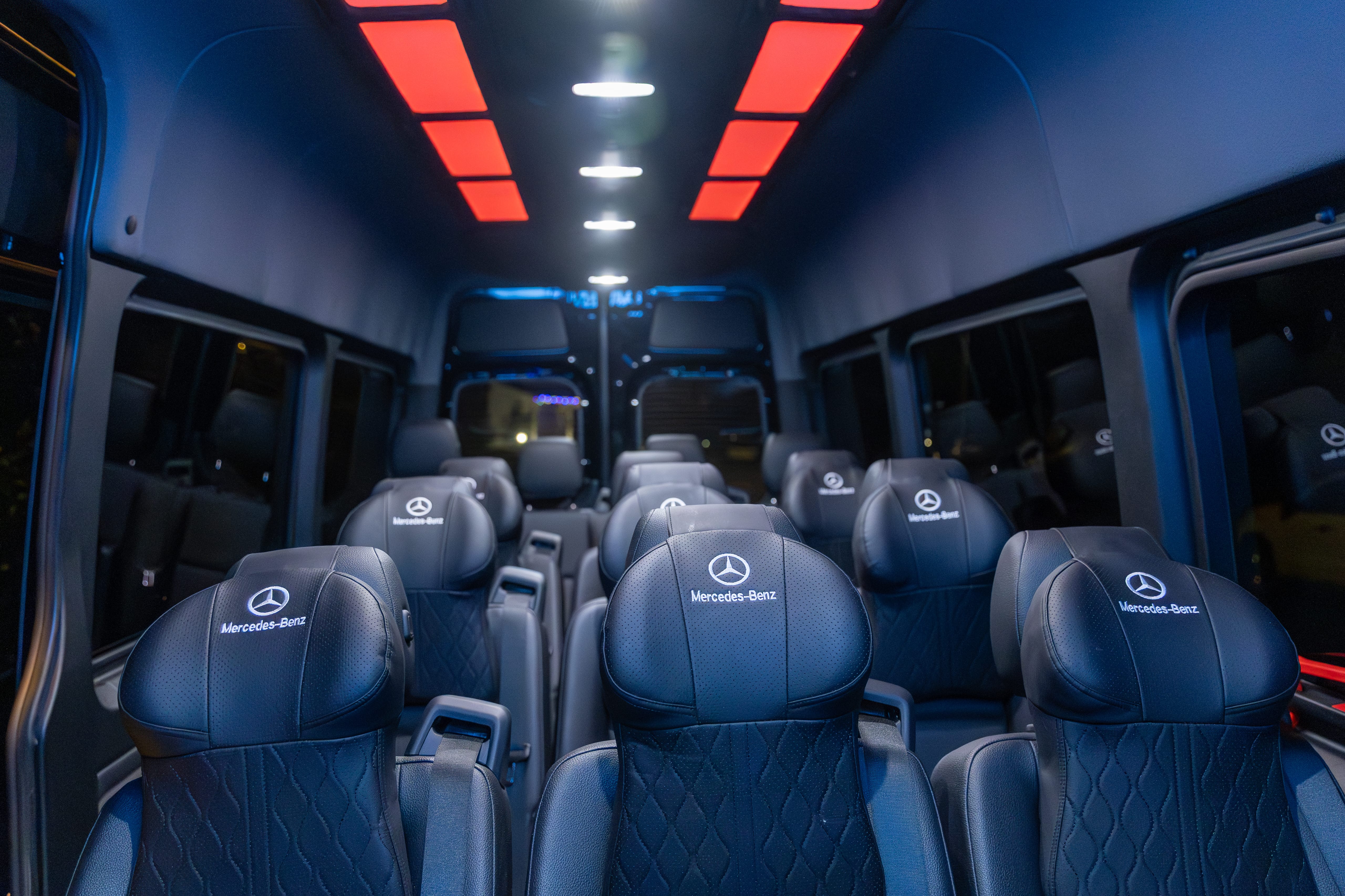 MERCEDEZ-BENZ SPRINTER 2500 15 PASSENGER Image 22