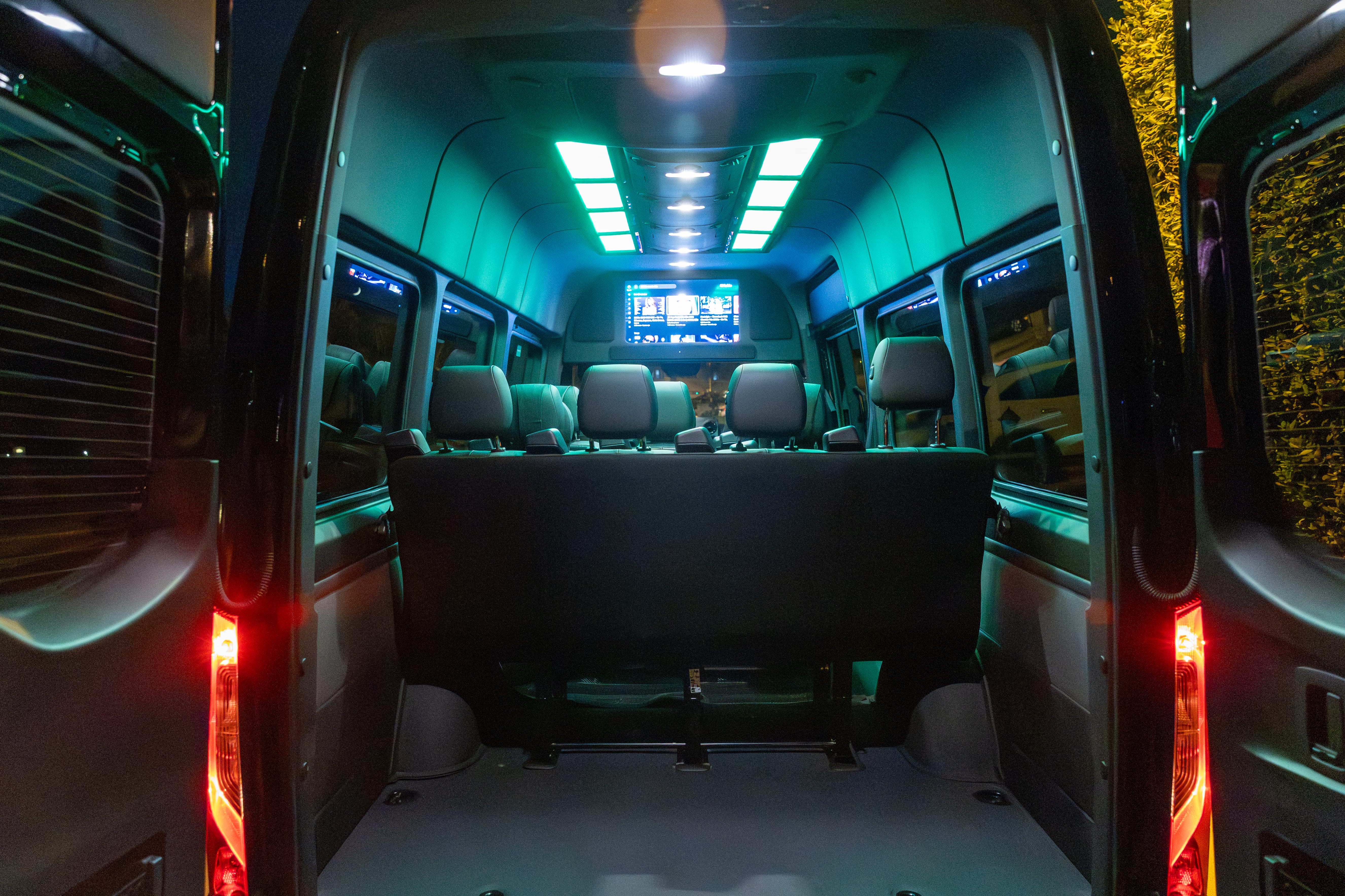 MERCEDEZ-BENZ SPRINTER 2500 15 PASSENGER Image 17