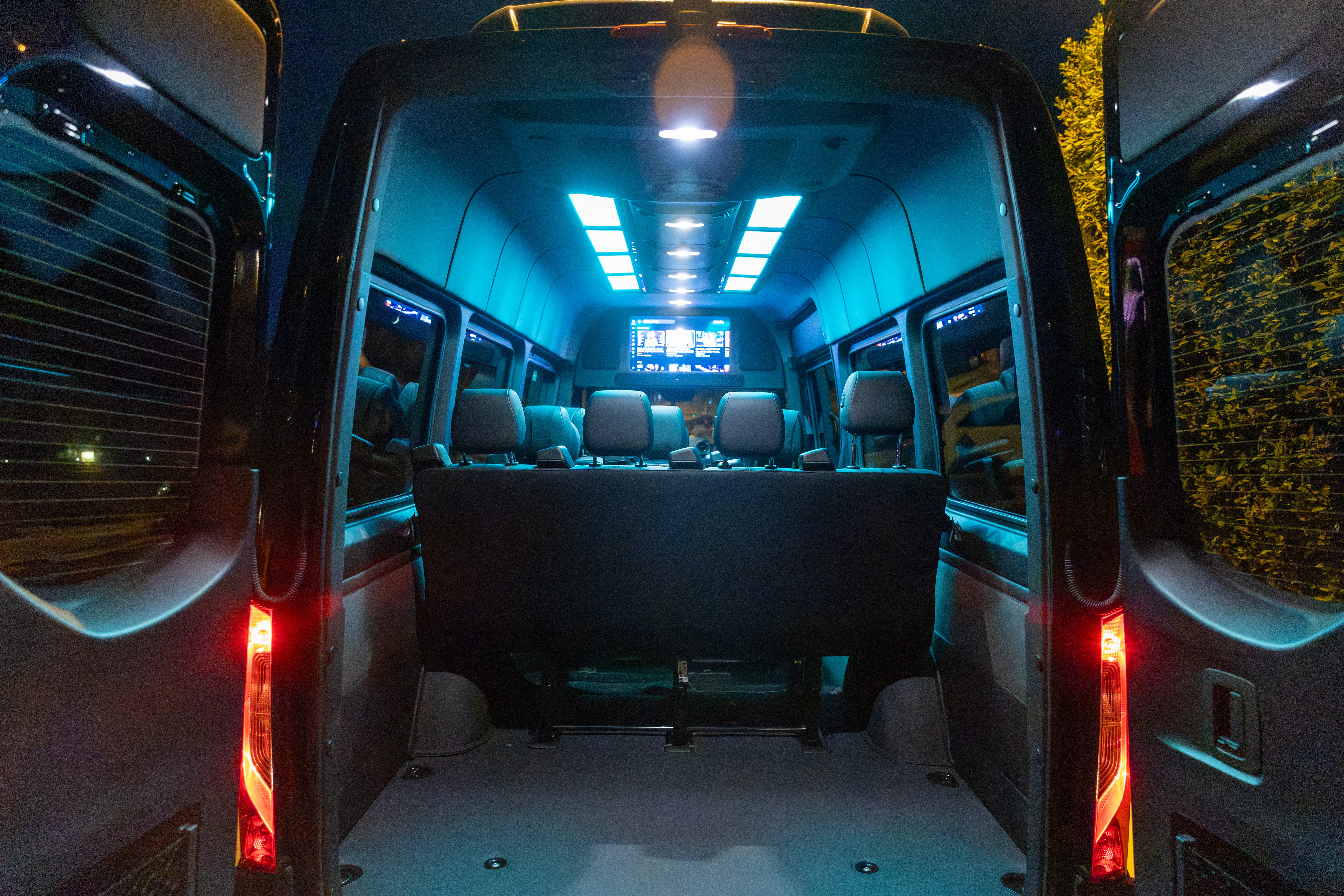 MERCEDEZ-BENZ SPRINTER 2500 15 PASSENGER Image 14