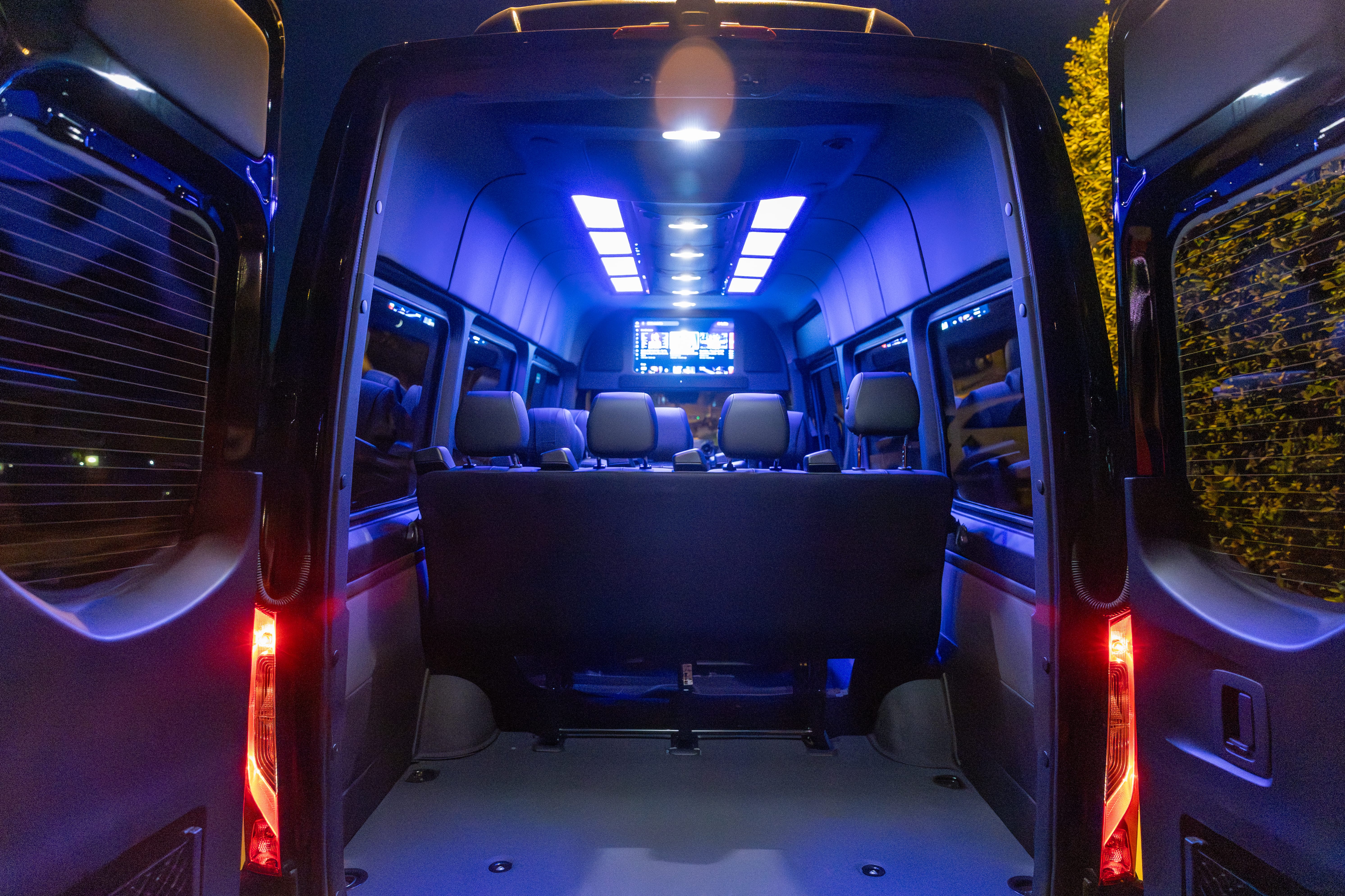 MERCEDEZ-BENZ SPRINTER 2500 15 PASSENGER Image 18