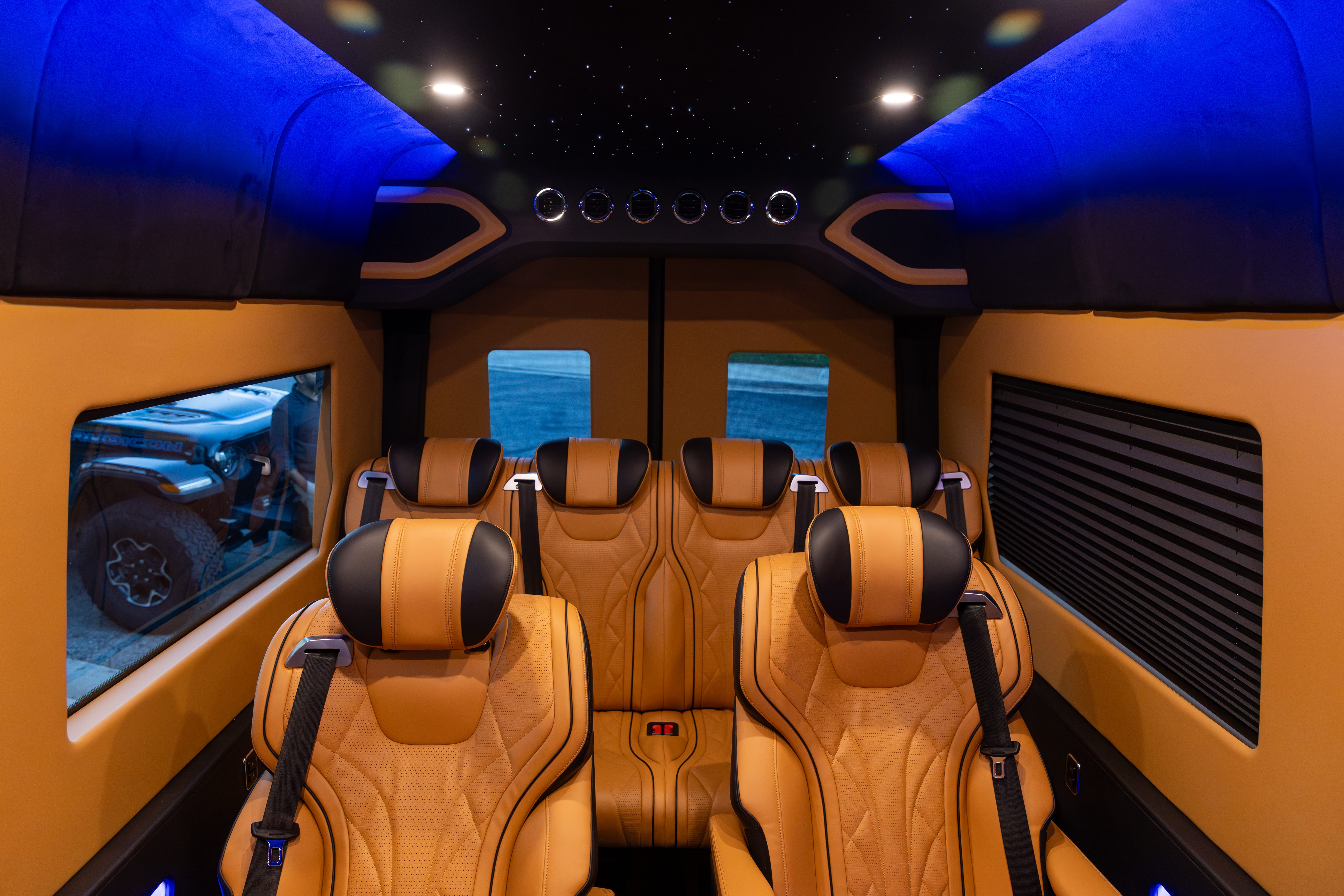 MERCEDEZ-BENZ ULTRA LUXURY VIP PRESIDENTIAL JET  SPRINTER 10 PASSENGER Image 4