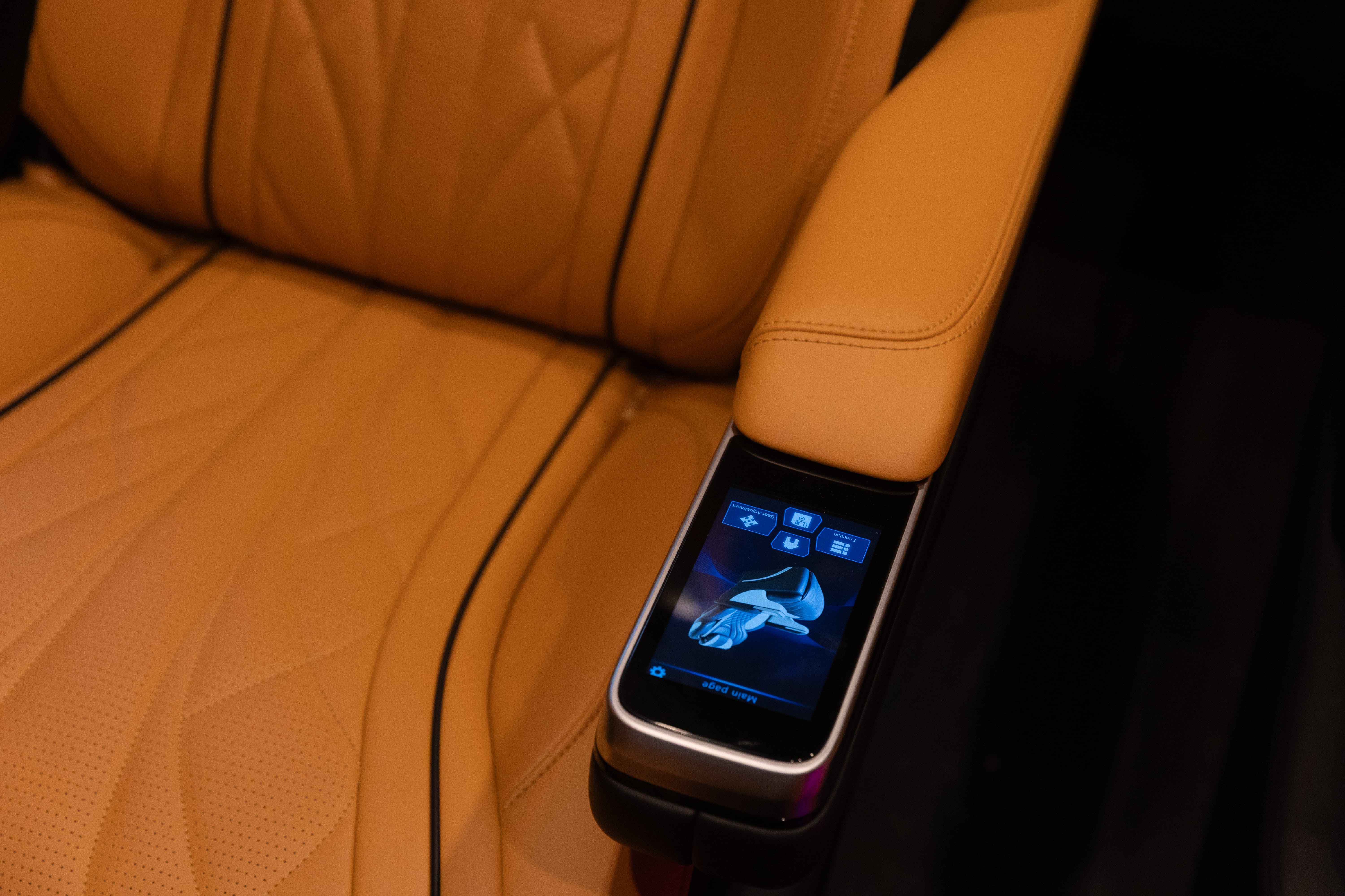 MERCEDEZ-BENZ ULTRA LUXURY VIP PRESIDENTIAL JET  SPRINTER 10 PASSENGER Image 5